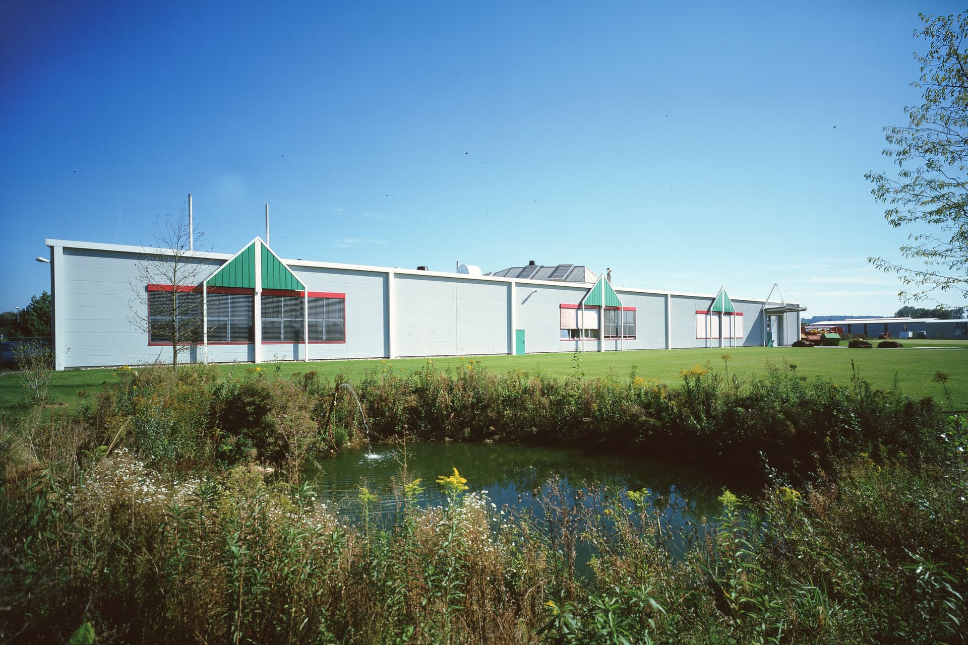 Fourth construction phase with new warehouse and cleanroom - 60 employees.