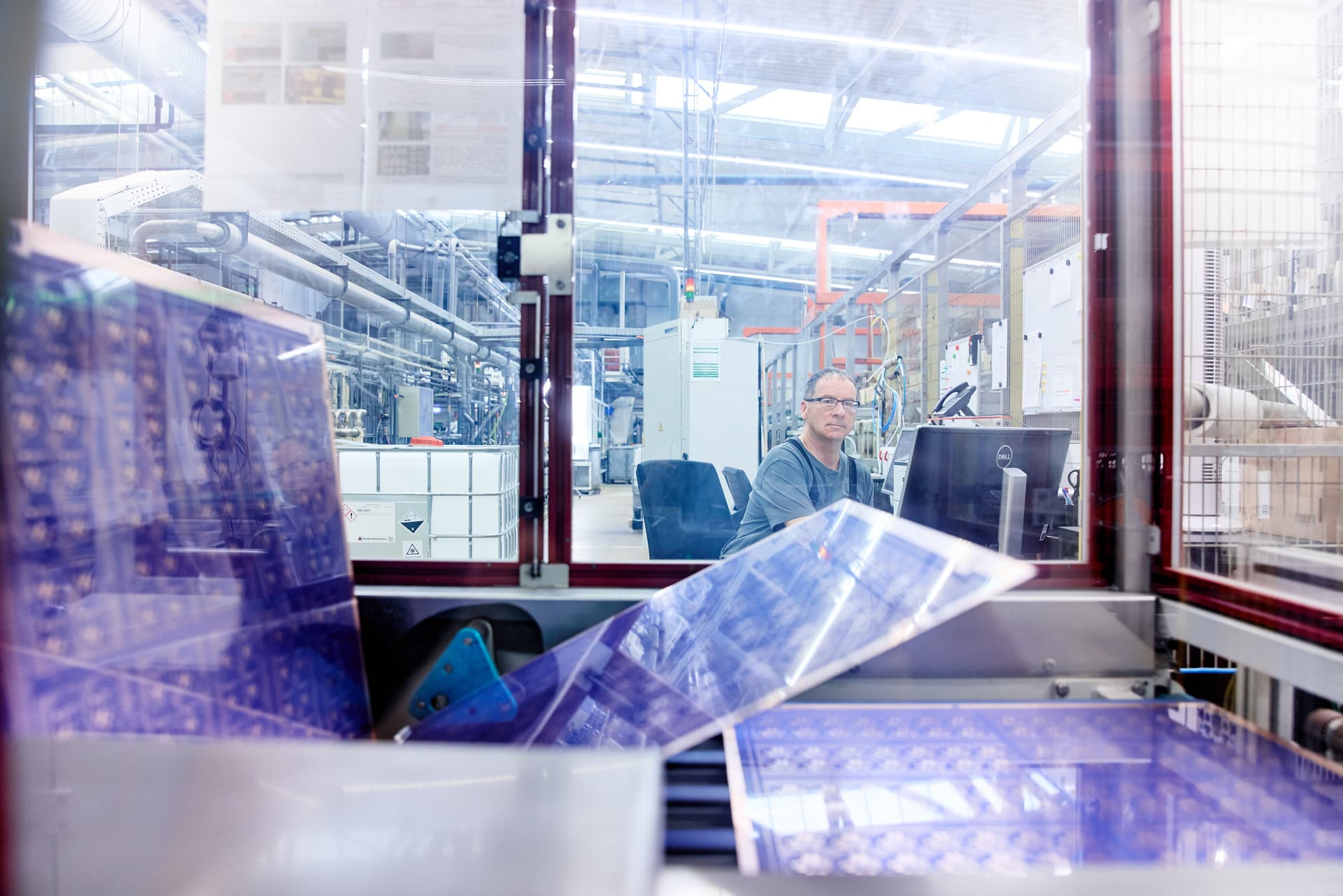 Bild von der Leiterplattenproduktion das Storz als Lösungspartner zeigt